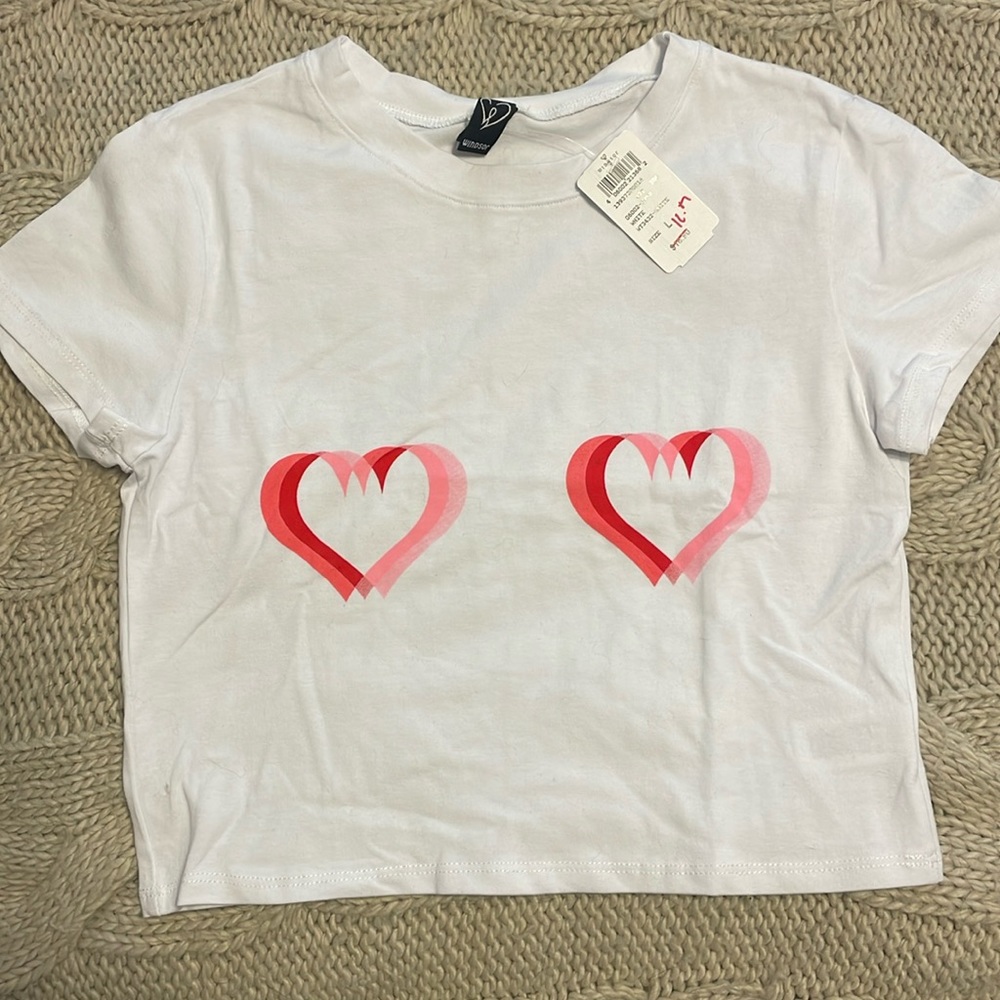 Crop t. Never worn
